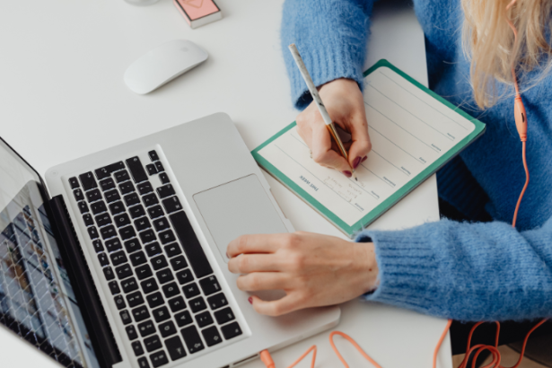 A cultura e a formação pessoal como base da vida e da profissão com Hebron Costa Cruz de Oliveira.