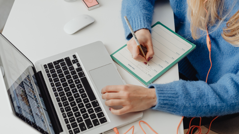 A cultura e a formação pessoal como base da vida e da profissão com Hebron Costa Cruz de Oliveira.