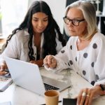 Projeto para contratação de mulheres 40+ na tecnologia ganha força e pode transformar o mercado digital no Brasil